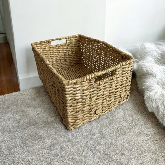 Large Tan Wicker Storage Basket Crate with Handles Home Organizer 14"x10"x7” - Picture 1 of 5